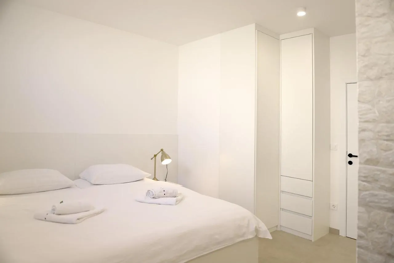 Apartments Terra Sun With Private Pool Or Jacuzzi Njivice Croatia
