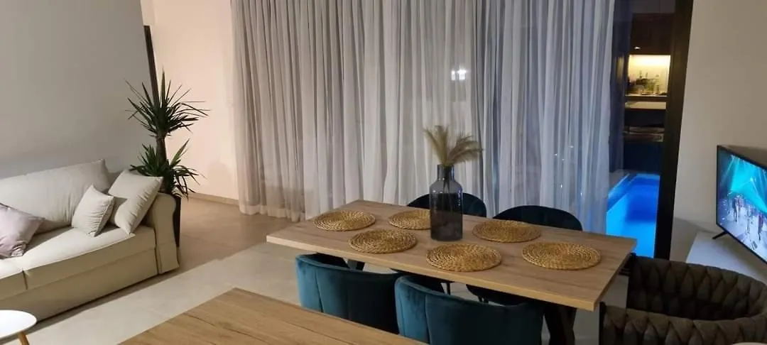 Apartments Terra Sun With Private Pool Or Jacuzzi ニヴィーチェ