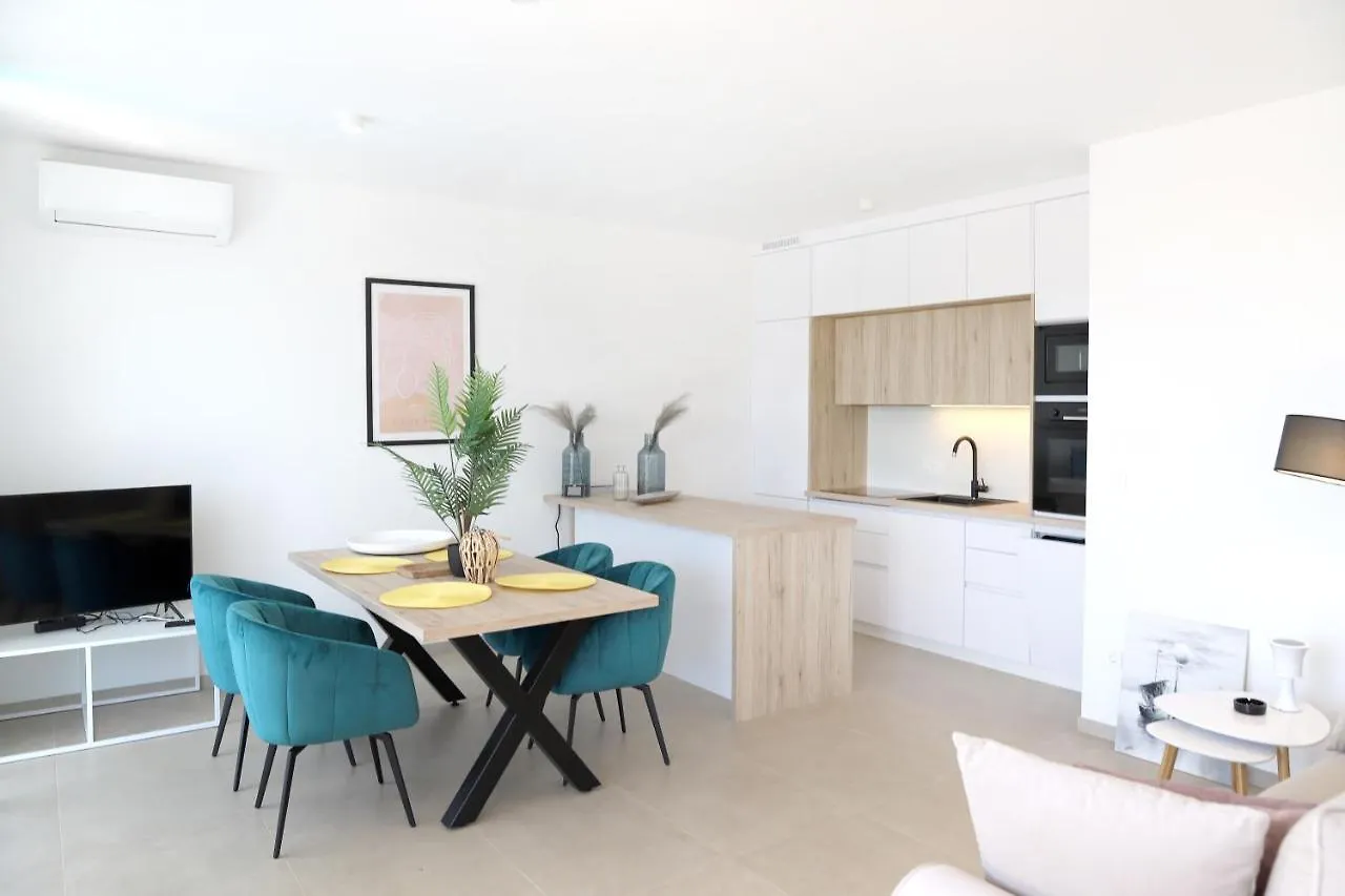 Apartments Terra Sun With Private Pool Or Jacuzzi ニヴィーチェ